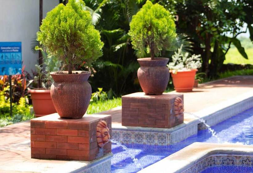 هتل Hostal Las Marias