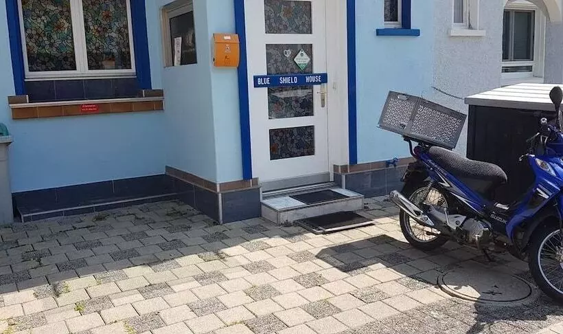 ペンション Blue Shield House