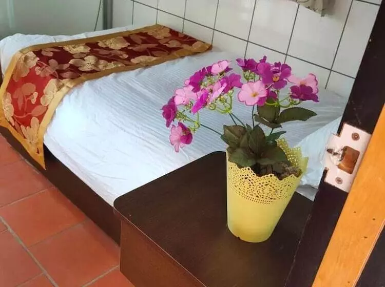 پانسیون Joylin Inn