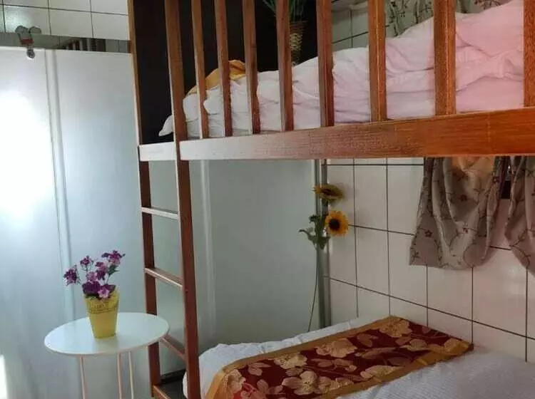 پانسیون Joylin Inn