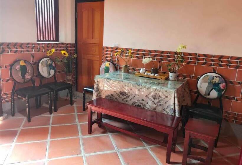 پانسیون Joylin Inn