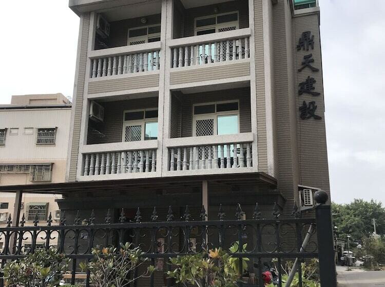 پانسیون Love Player