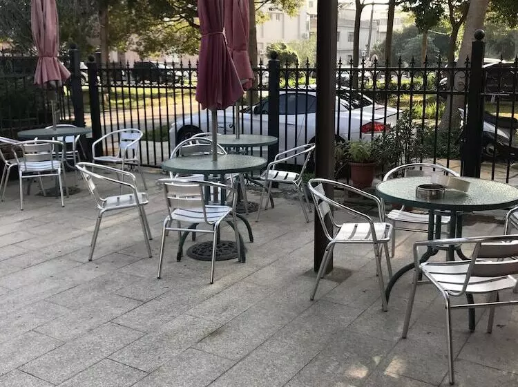 پانسیون Love Player