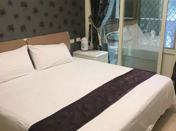 پانسیون Love Player