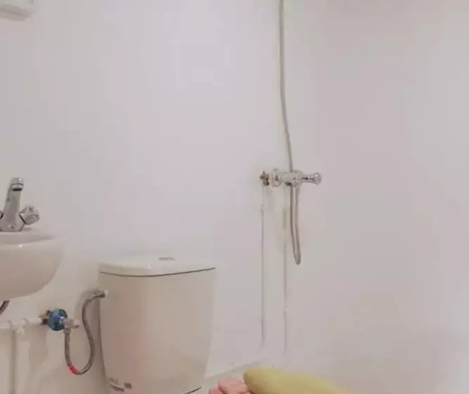 Majatalo Monkey Finger House