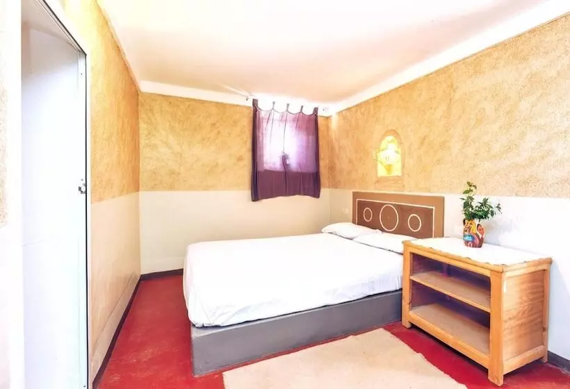 Majatalo Monkey Finger House