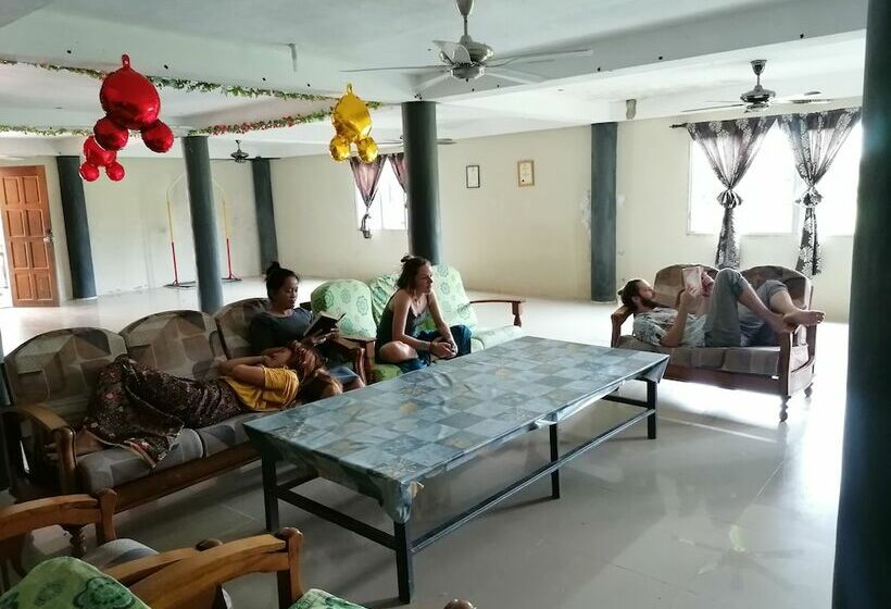 פנסיון Mulu Diana Homestay