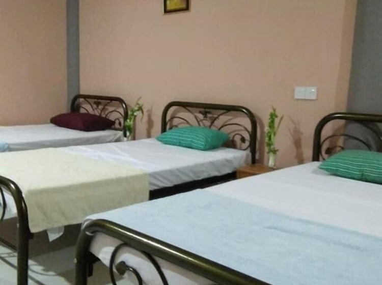 פנסיון Mulu Diana Homestay