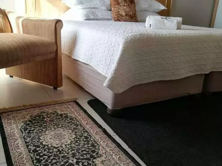 پانسیون Old Hoek Guest House