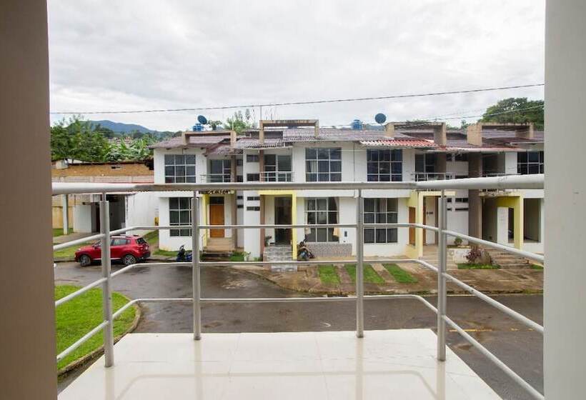 Пансион Tobbi Guest House