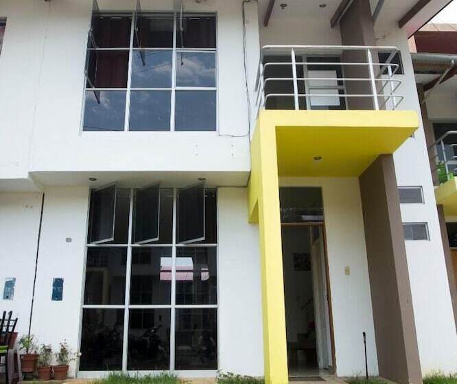 Пансион Tobbi Guest House