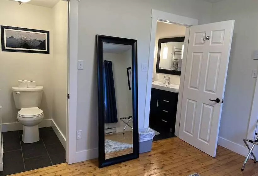 Wildflowers Country Inn