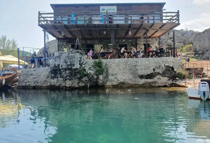 Apartmani Karučki Krš
