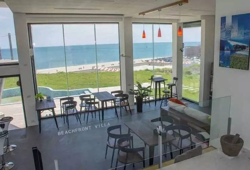 تختخواب و صبحانه Beach Front Villa
