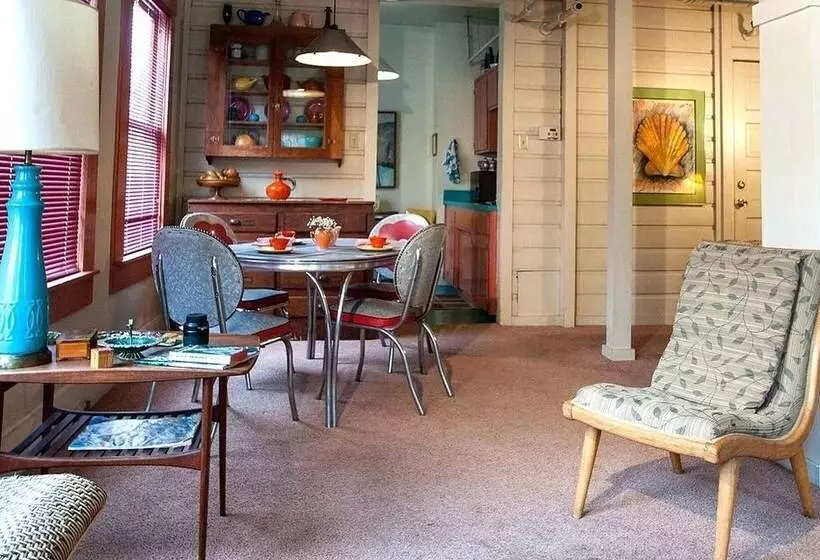 Aamiaismajoitus (B&B) Swan Levine House