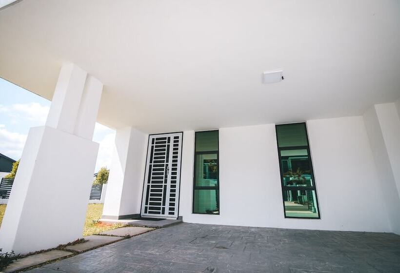 Пансион Alheri Austin Johor