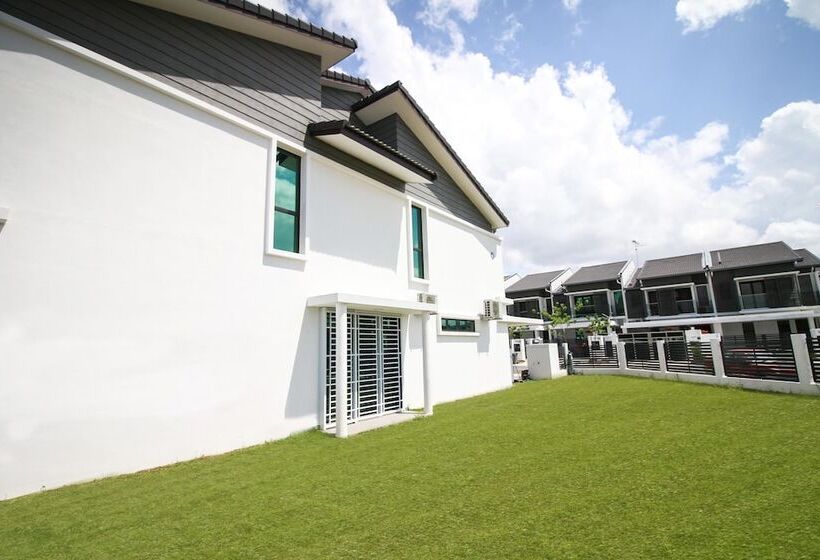 Пансион Alheri Austin Johor