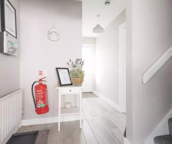 Majatalo The Strand House