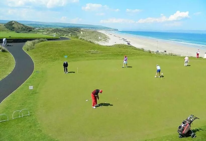 Majatalo The Strand House