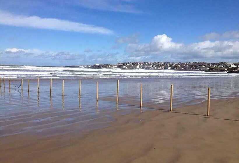 بنسيون The Strand House