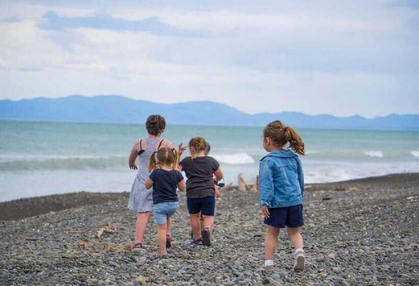 리조트 Leithfield Beach Holiday Park