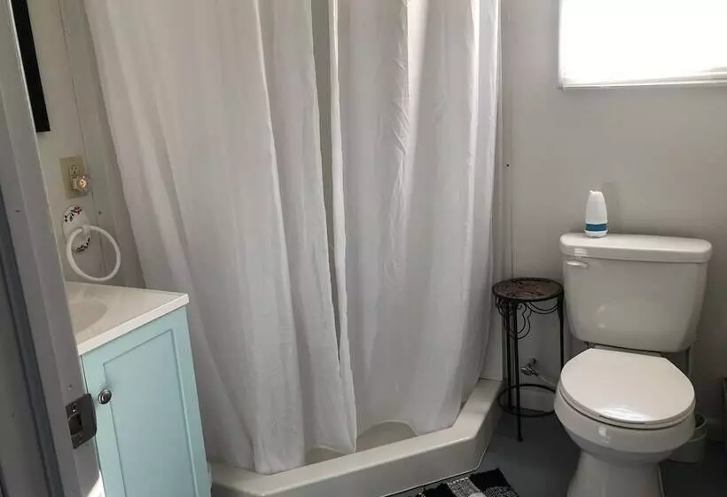 Seaway Slips Waterfront Cottages