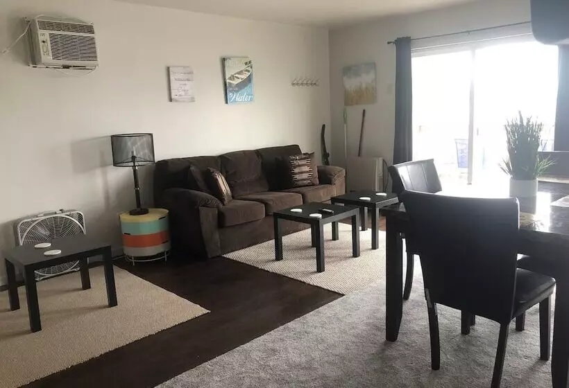 Seaway Slips Waterfront Cottages