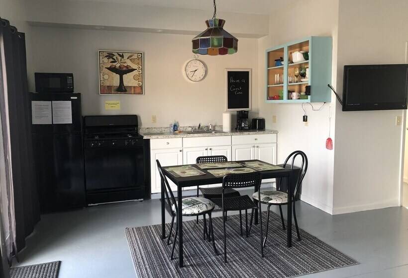 Seaway Slips Waterfront Cottages