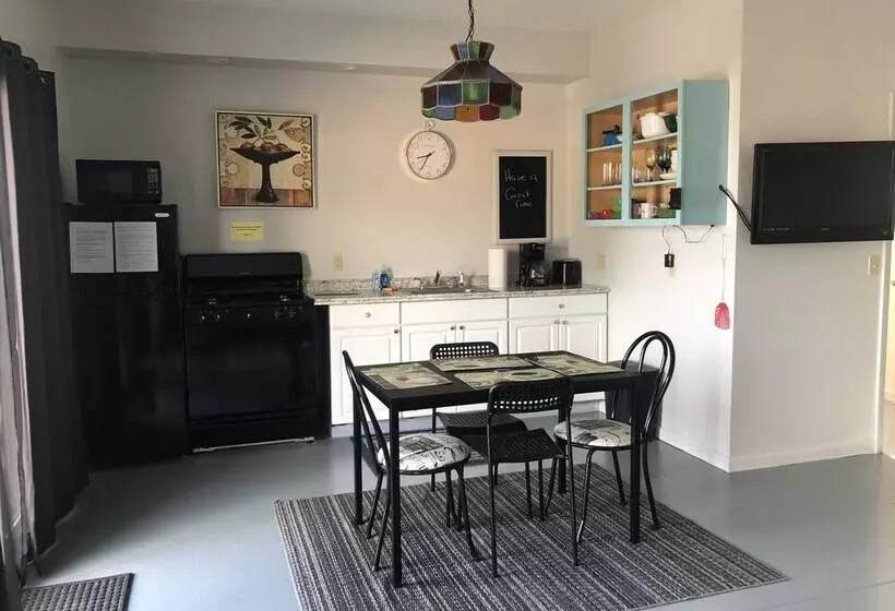 Seaway Slips Waterfront Cottages