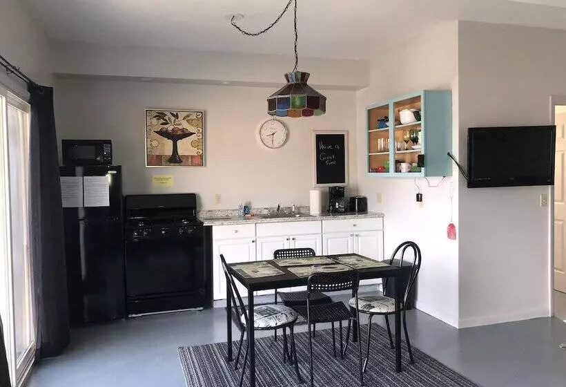 Seaway Slips Waterfront Cottages