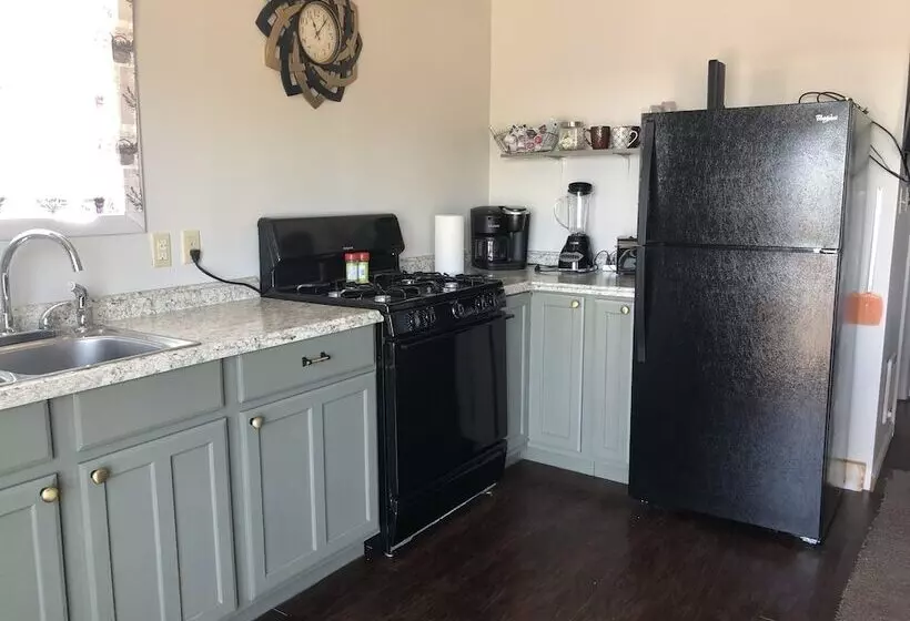 Seaway Slips Waterfront Cottages