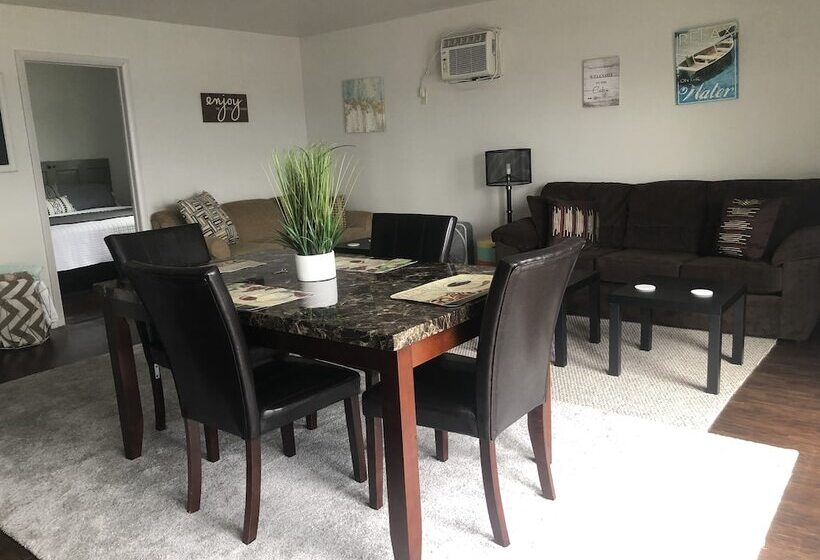 Seaway Slips Waterfront Cottages