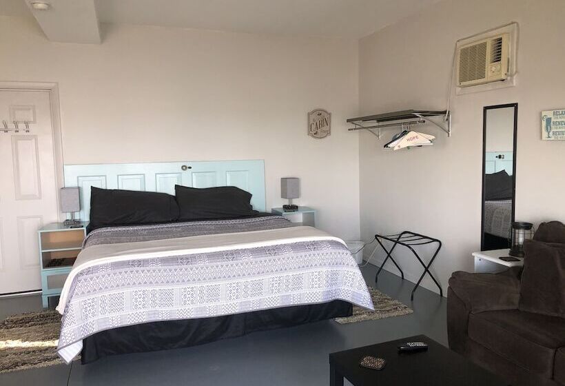 Seaway Slips Waterfront Cottages