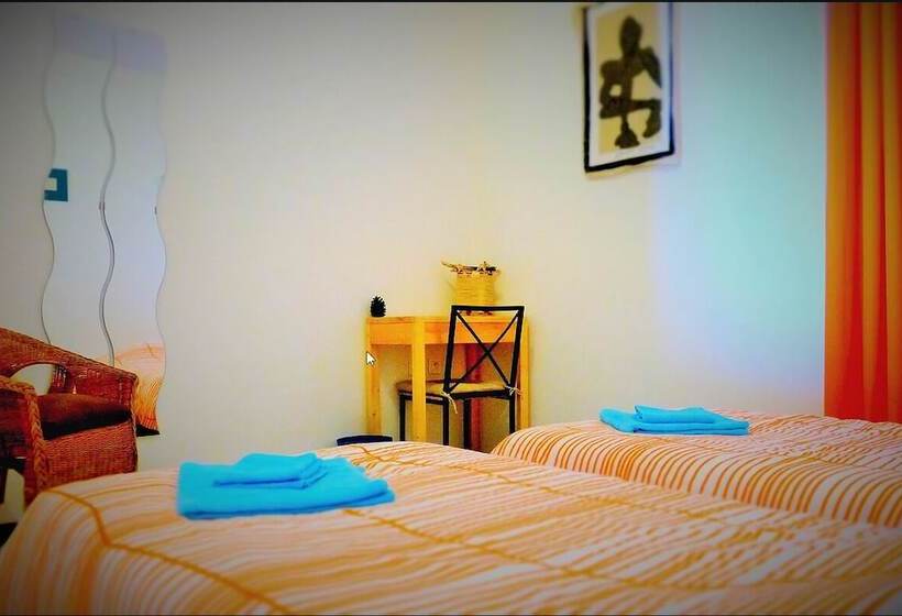 تختخواب و صبحانه Casa D Mar