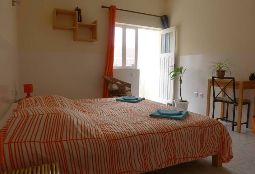 تختخواب و صبحانه Casa D Mar