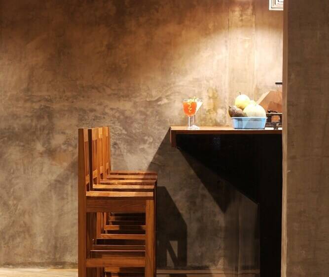 Demoso Lodge   Hostel