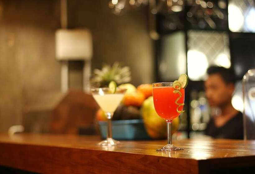 Demoso Lodge   Hostel