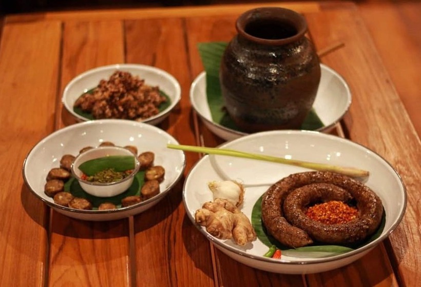 Demoso Lodge   Hostel