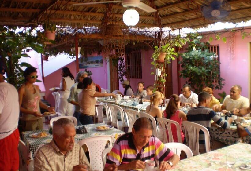 Hostal D Oleo Méndez