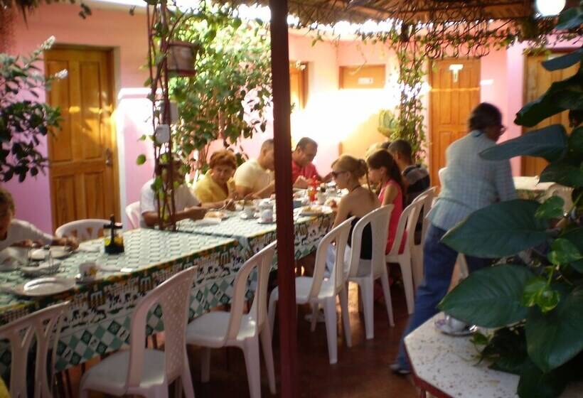 Hostal D Oleo Méndez