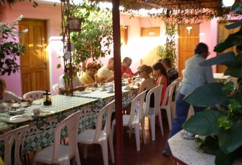 Hostal D Oleo Méndez