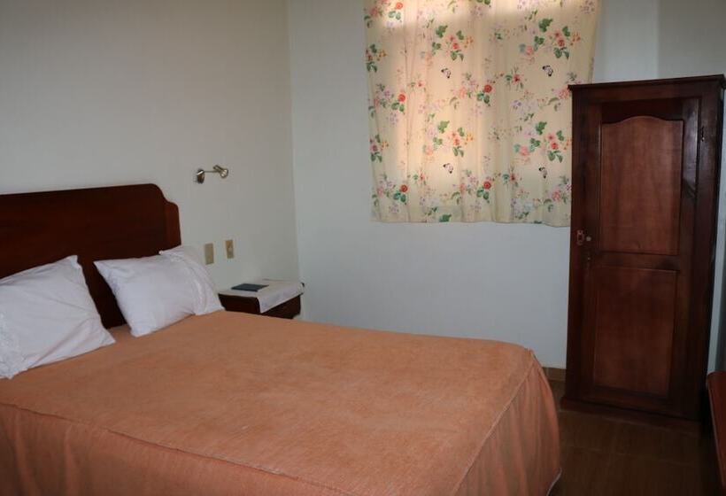 Hostal D Oleo Méndez