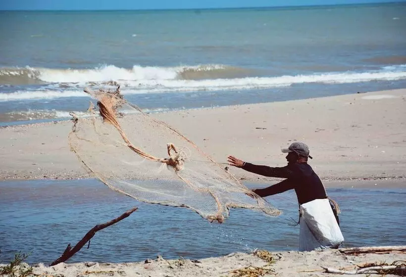 Hotelli Awatawaa Ecolodge