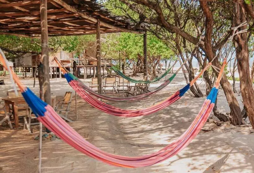 Hotelli Awatawaa Ecolodge