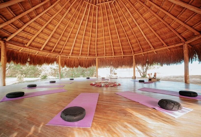 هتل Awatawaa Ecolodge