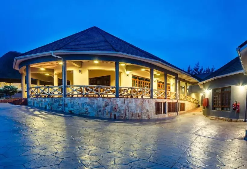 هتل Emburara Farm Lodge