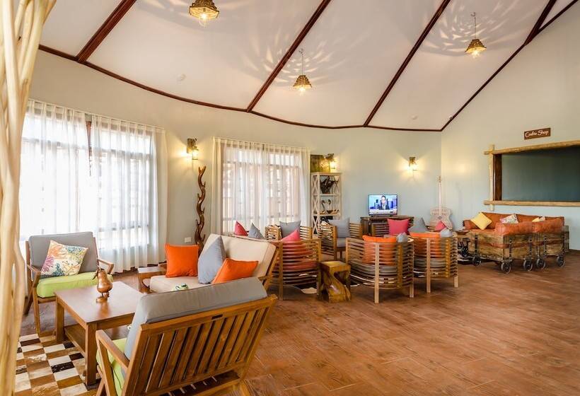 Отель Emburara Farm Lodge