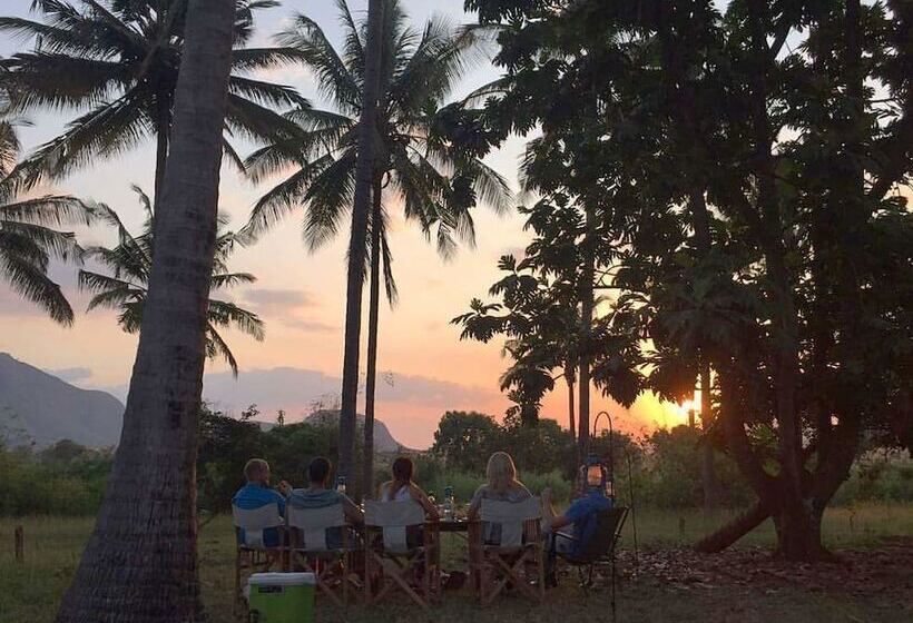 酒店 Simbamwenni Lodge And Camping