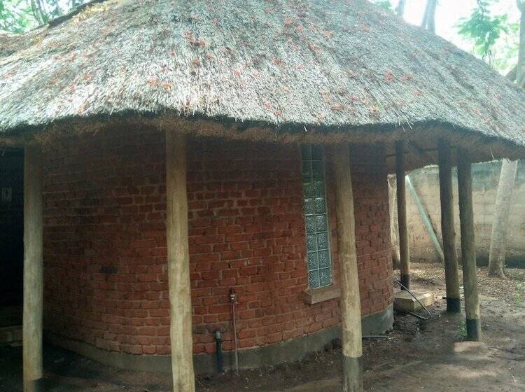 酒店 Simbamwenni Lodge And Camping