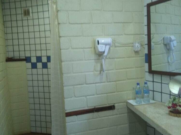 酒店 Simbamwenni Lodge And Camping